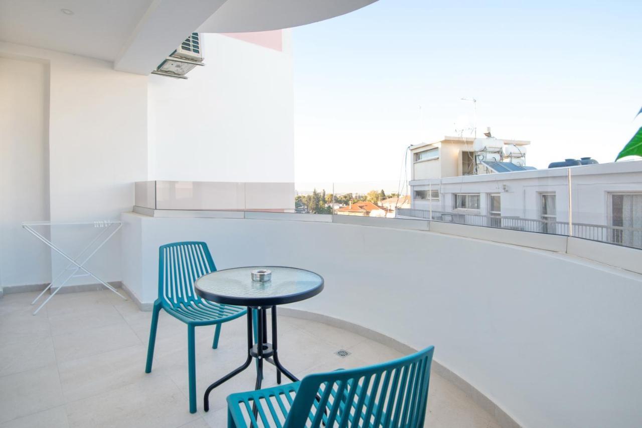 لارنكا Six Apartments المظهر الخارجي الصورة